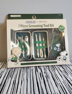 Peanuts x Célavi 7-Piece Grooming Tool Kit